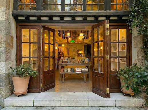Bi-folding doors restaurant commercial cafe front