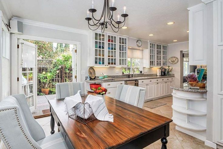 French doors in kitchen dining room to patio